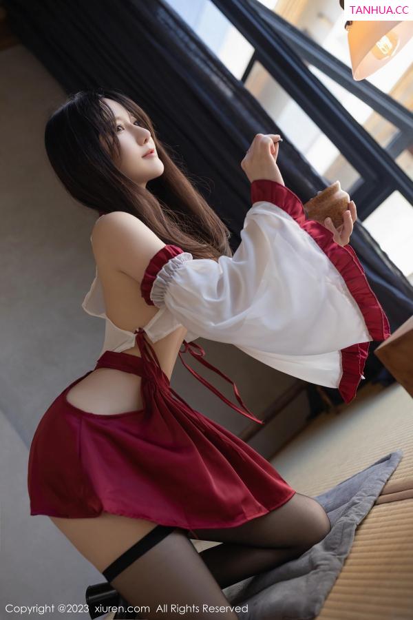 鱼子酱fish  [XiuRen]高清写真图 2023.04.14 No.6579 鱼子酱Fish 黑丝美腿第5张图片